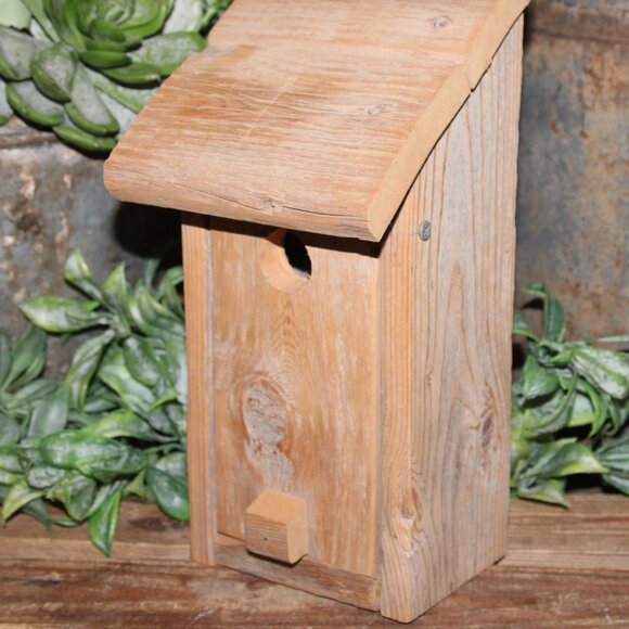 Adorable Rustic Vintage Primitive Farmhouse Reclaimed Wood Birdhouse - Picture 5 of 9